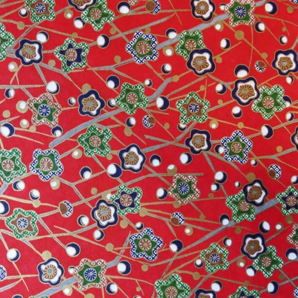 画像2: 江戸千代紙 大判 夜の梅(赤) (2)